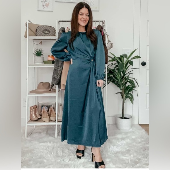 PRETTYGARDEN Dresses & Skirts - PRETTYGARDEN Satin Maxi Dress Puff Long Sleeve Crewneck Cutout  A-line Long